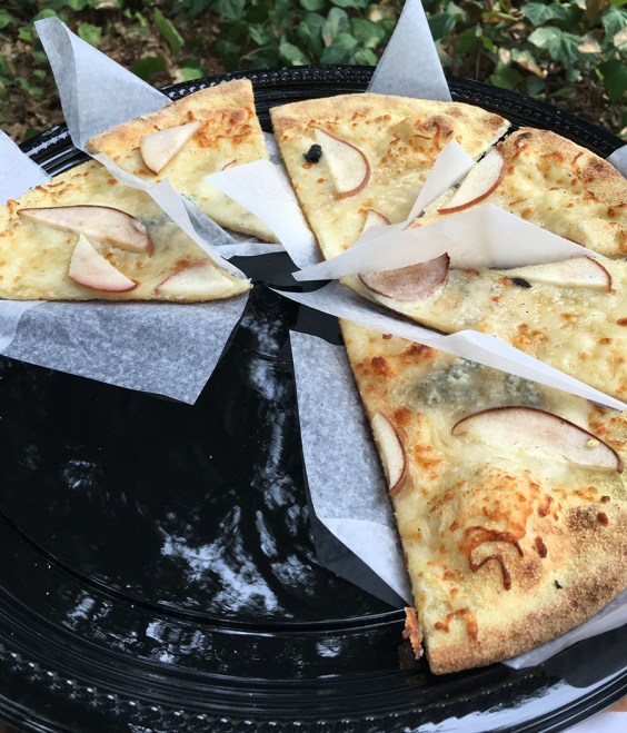 pear pizza